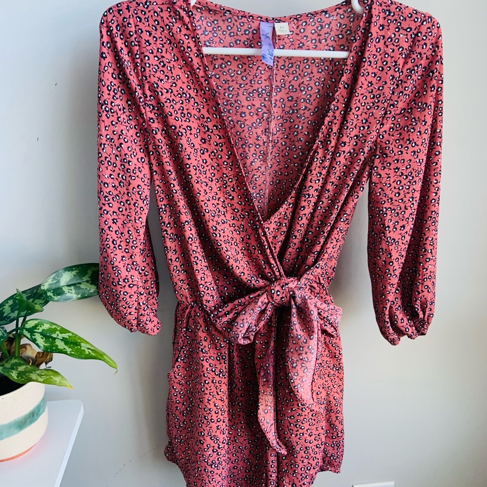 3/4 sleeved romper with tie in the front!